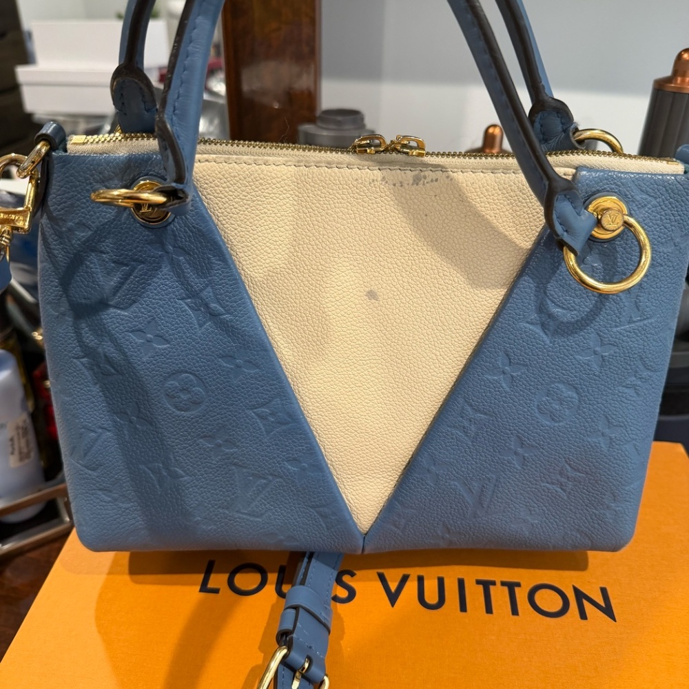 Louis Vuitton - Picture 7 of 16